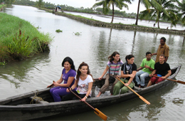 pizhala_pokkali_tourism_country_boat